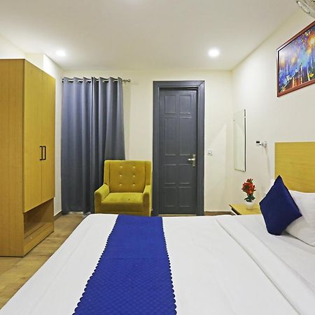 Hotel Twamev Residency Uttam Nagar Couple Friendly デリー エクステリア 写真