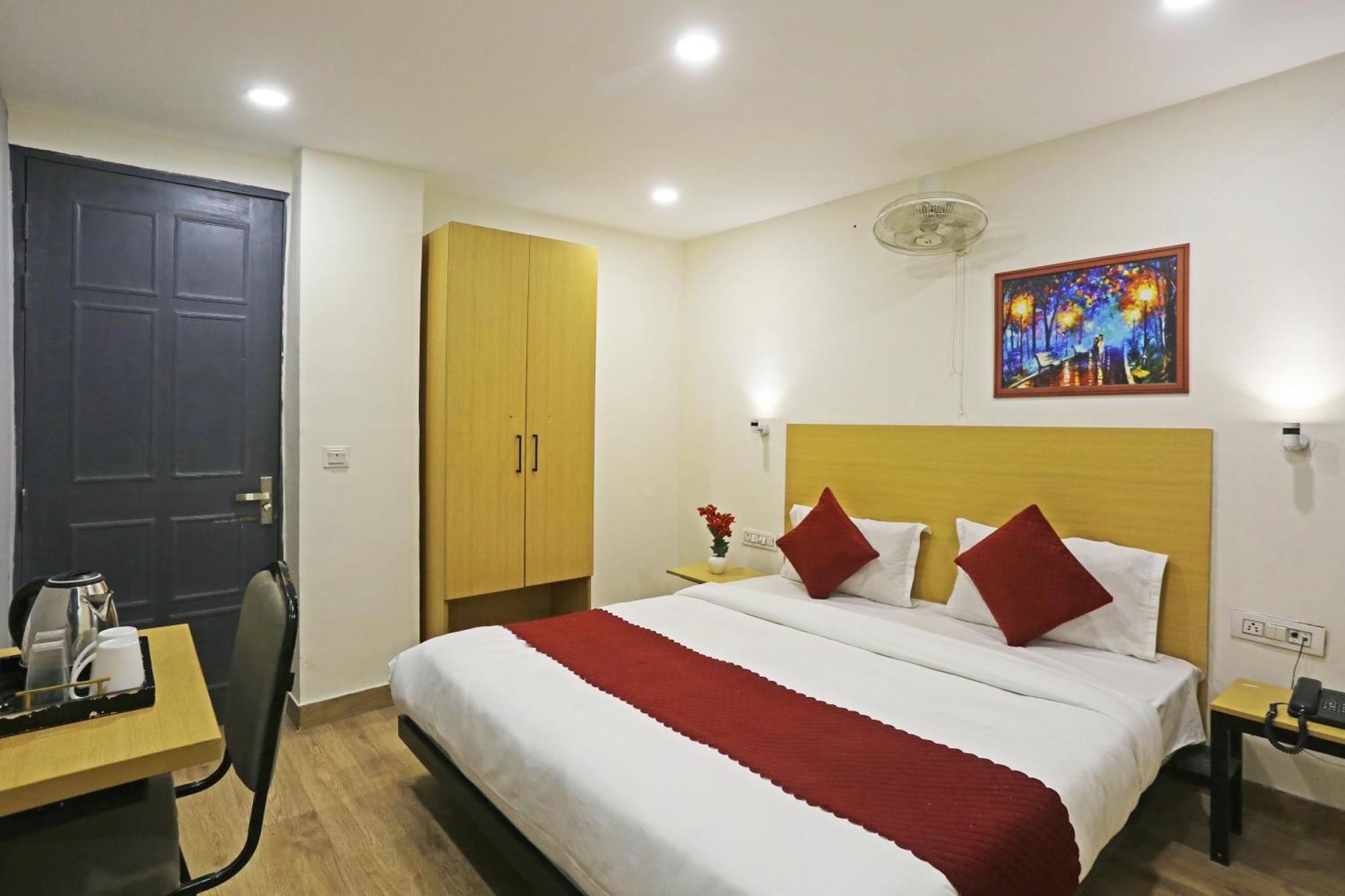 Hotel Twamev Residency Uttam Nagar Couple Friendly デリー エクステリア 写真