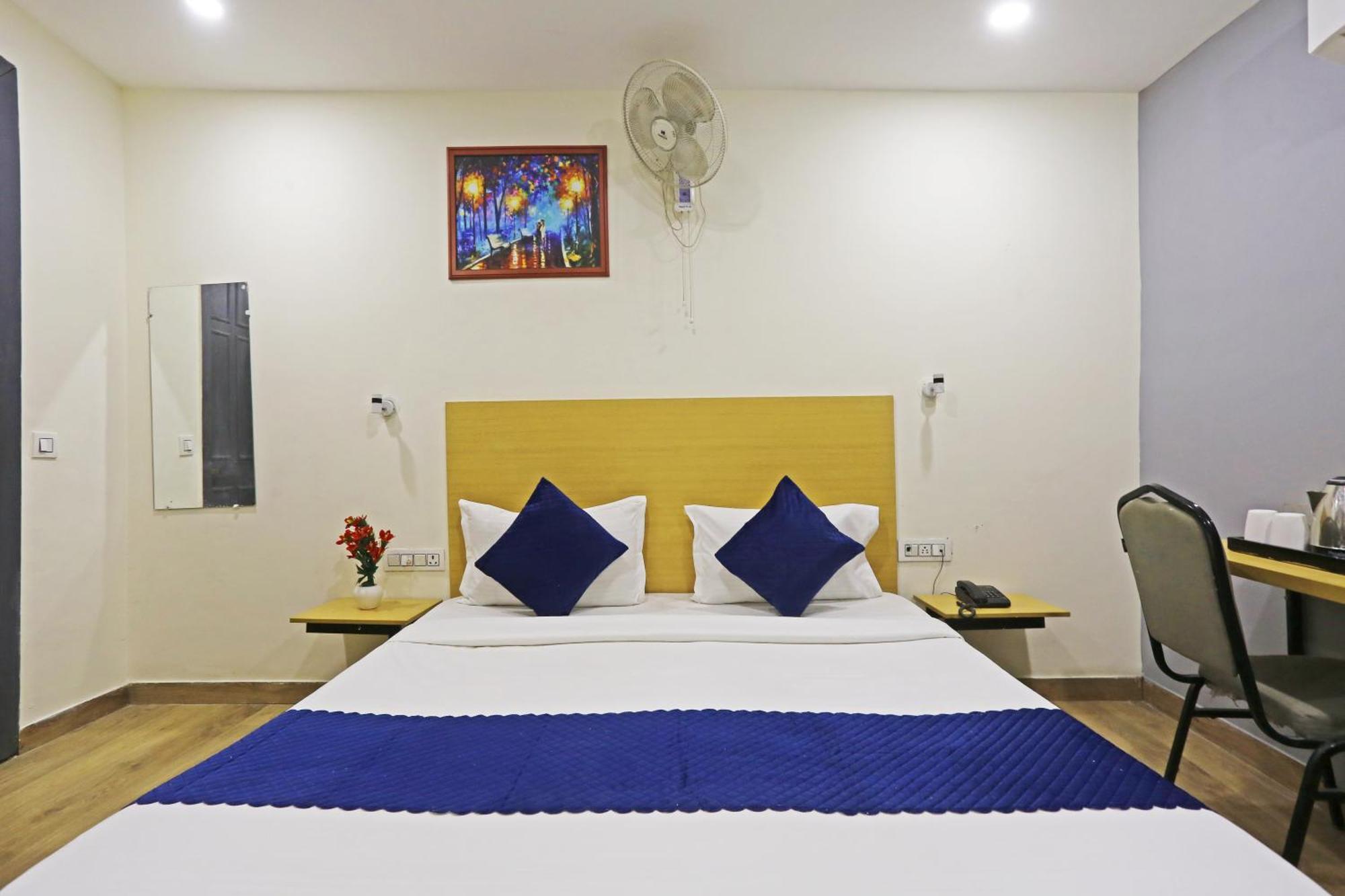 Hotel Twamev Residency Uttam Nagar Couple Friendly デリー エクステリア 写真