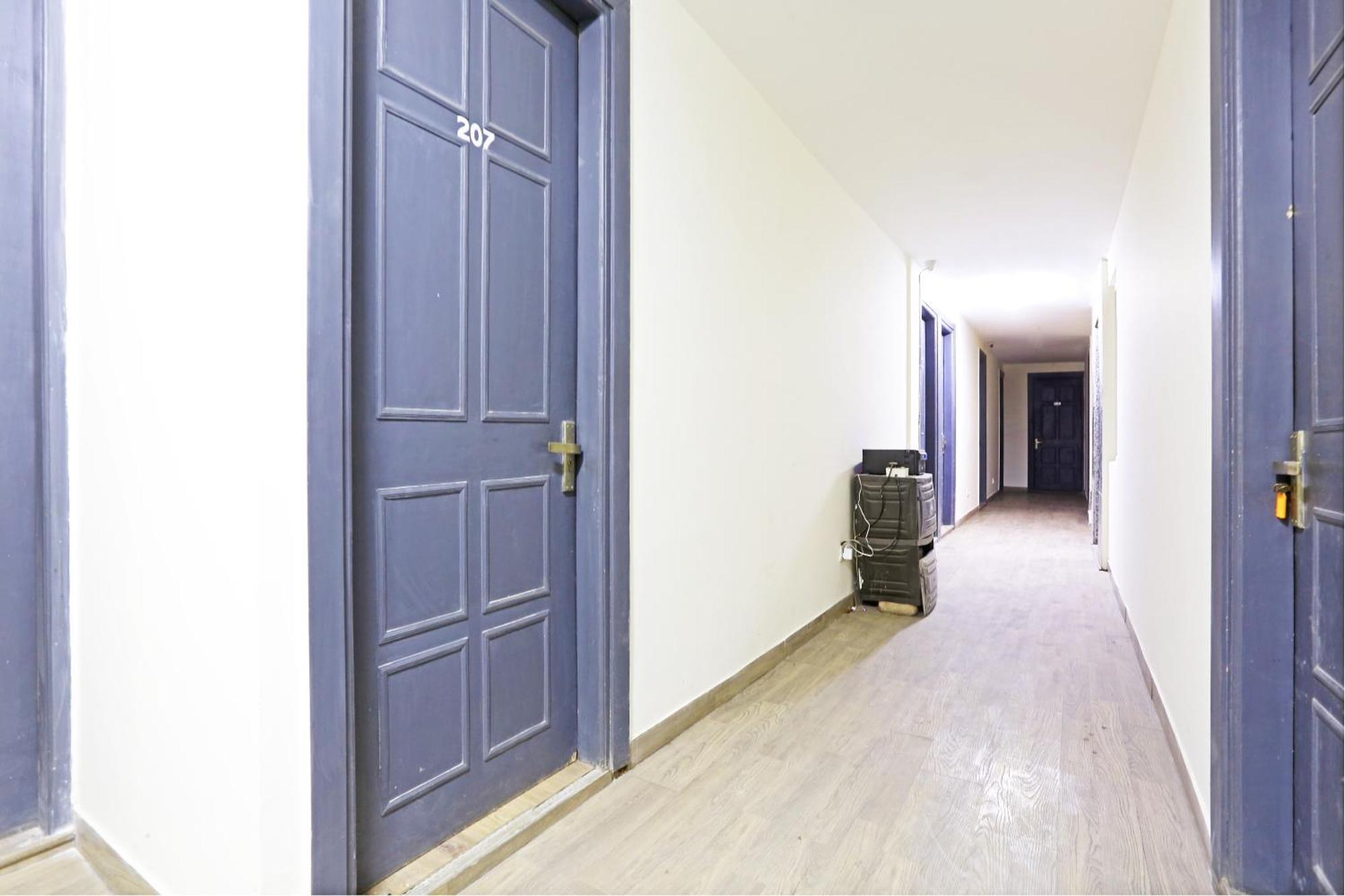 Hotel Twamev Residency Uttam Nagar Couple Friendly デリー エクステリア 写真