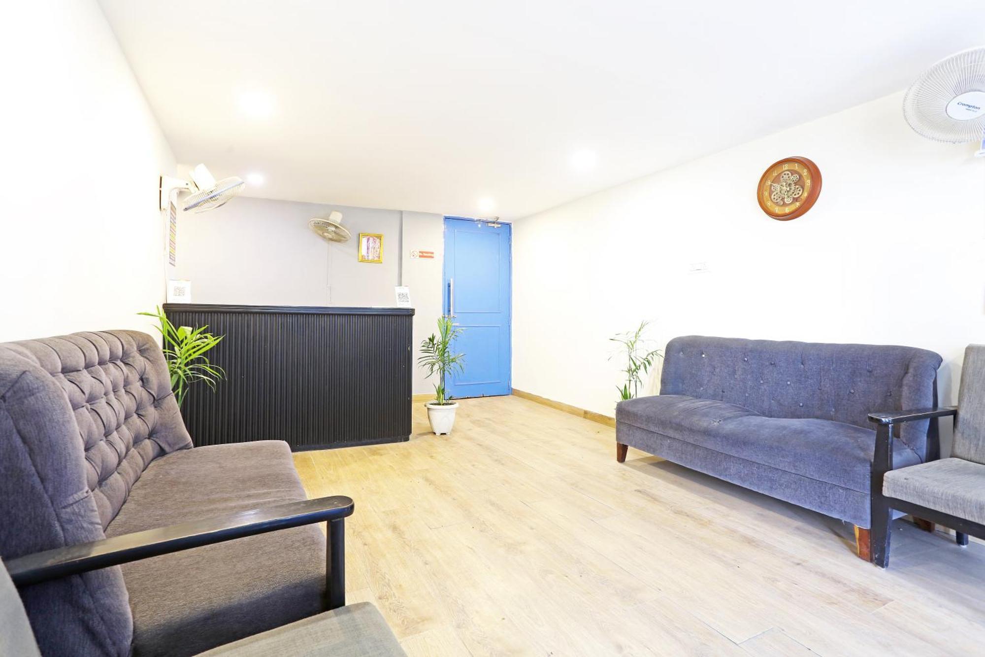 Hotel Twamev Residency Uttam Nagar Couple Friendly デリー エクステリア 写真