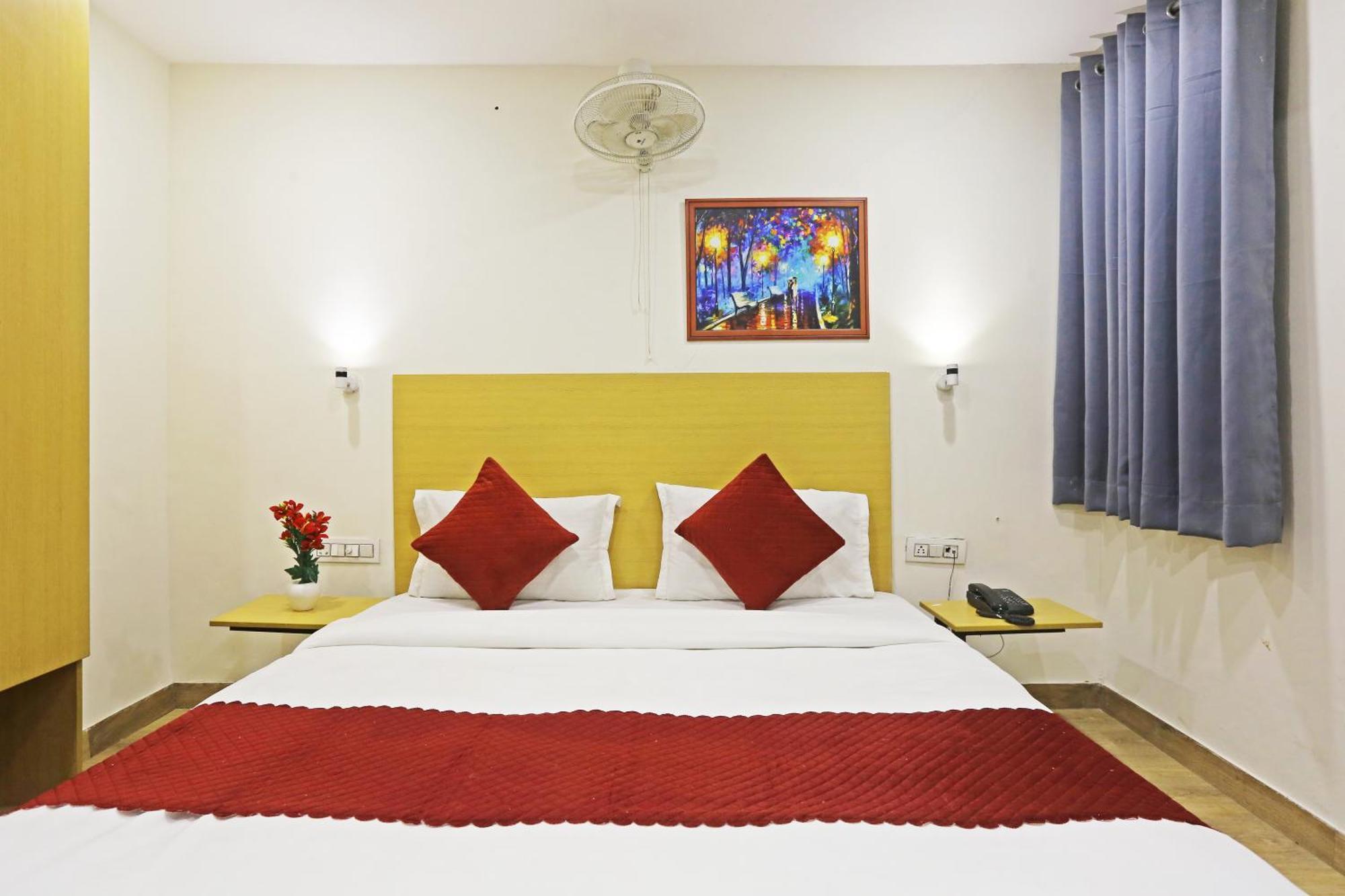 Hotel Twamev Residency Uttam Nagar Couple Friendly デリー エクステリア 写真