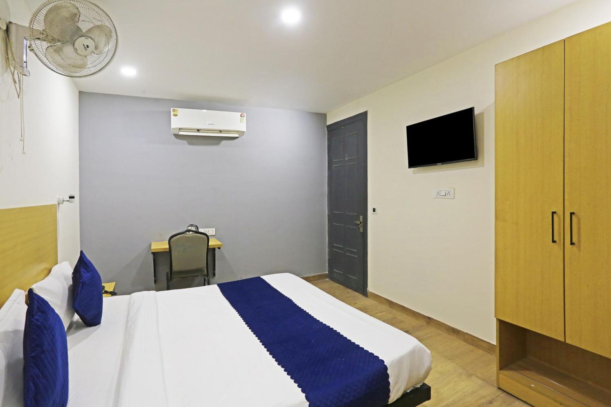 Hotel Twamev Residency Uttam Nagar Couple Friendly デリー エクステリア 写真