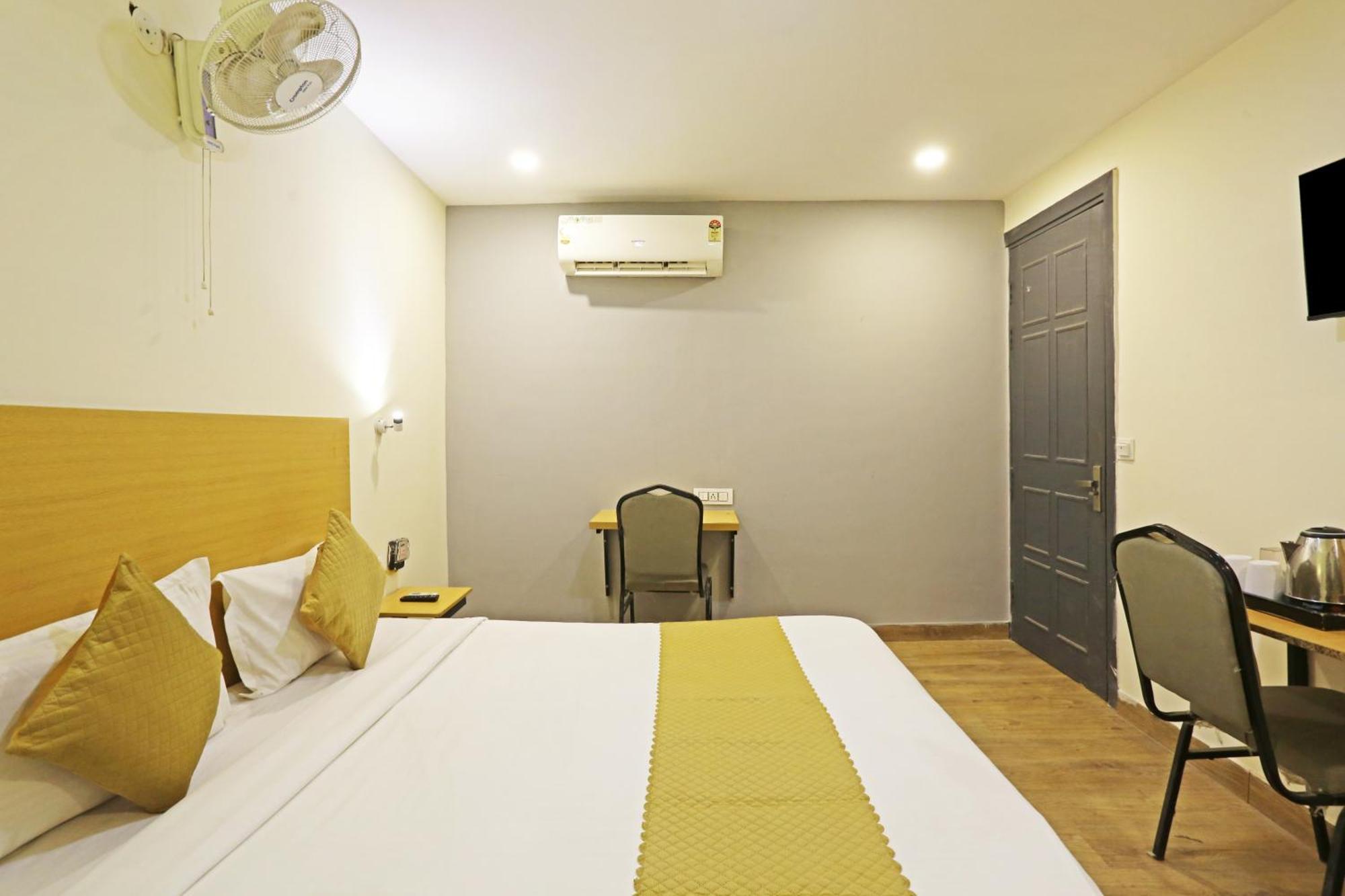 Hotel Twamev Residency Uttam Nagar Couple Friendly デリー エクステリア 写真