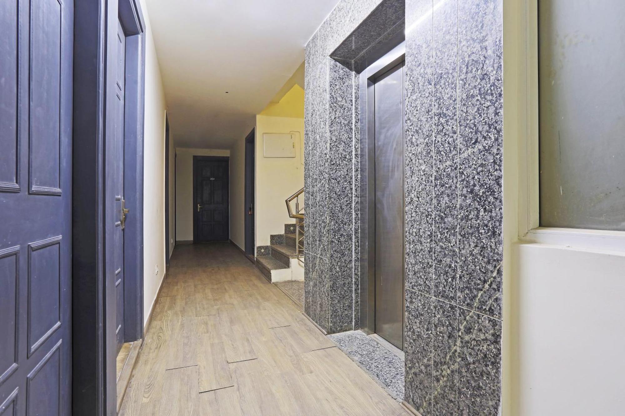 Hotel Twamev Residency Uttam Nagar Couple Friendly デリー エクステリア 写真