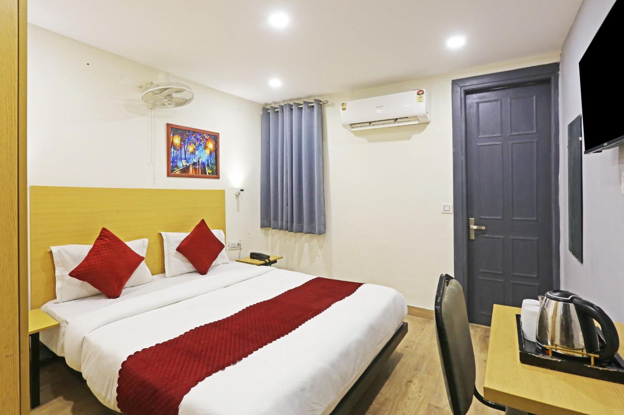 Hotel Twamev Residency Uttam Nagar Couple Friendly デリー エクステリア 写真