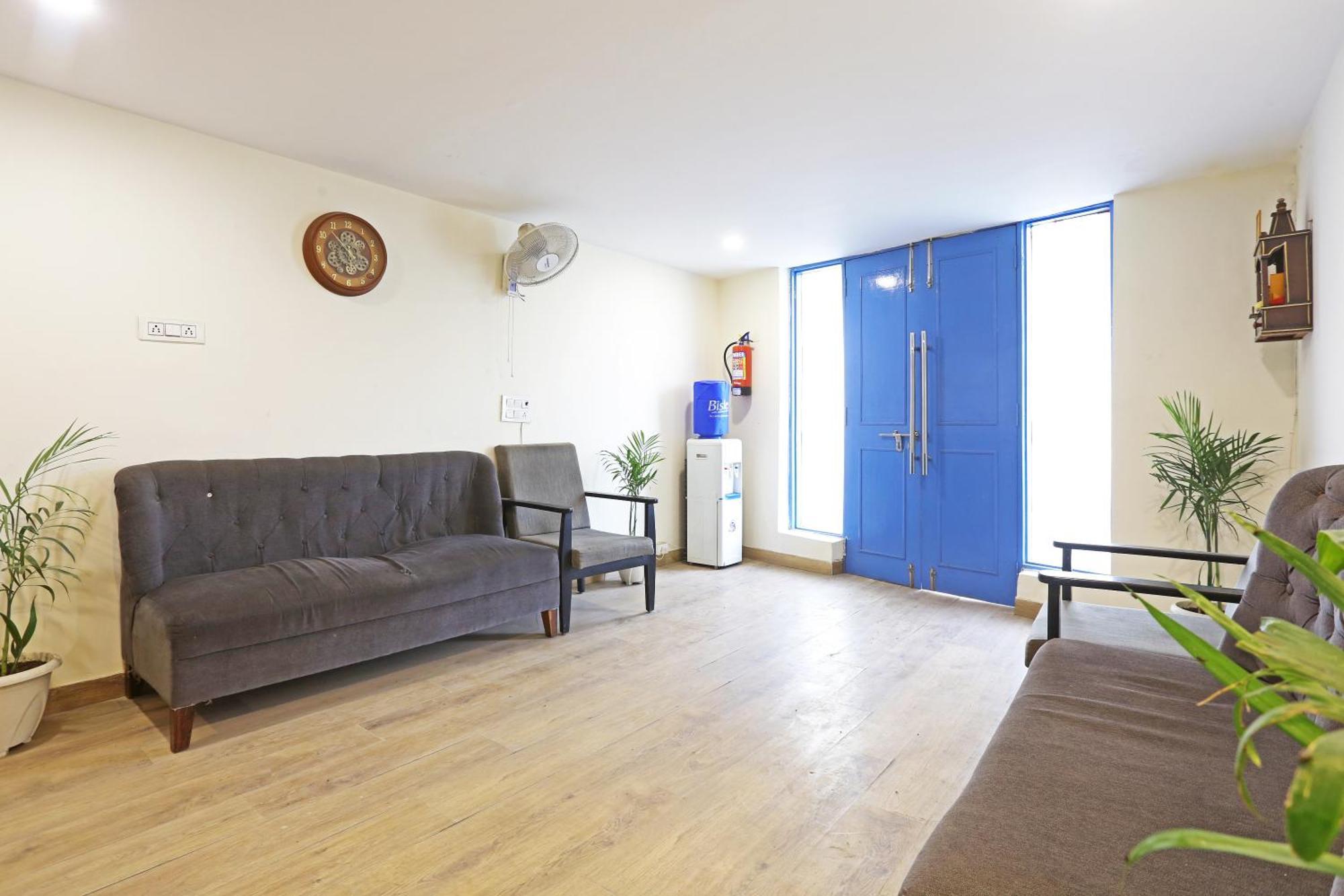 Hotel Twamev Residency Uttam Nagar Couple Friendly デリー エクステリア 写真
