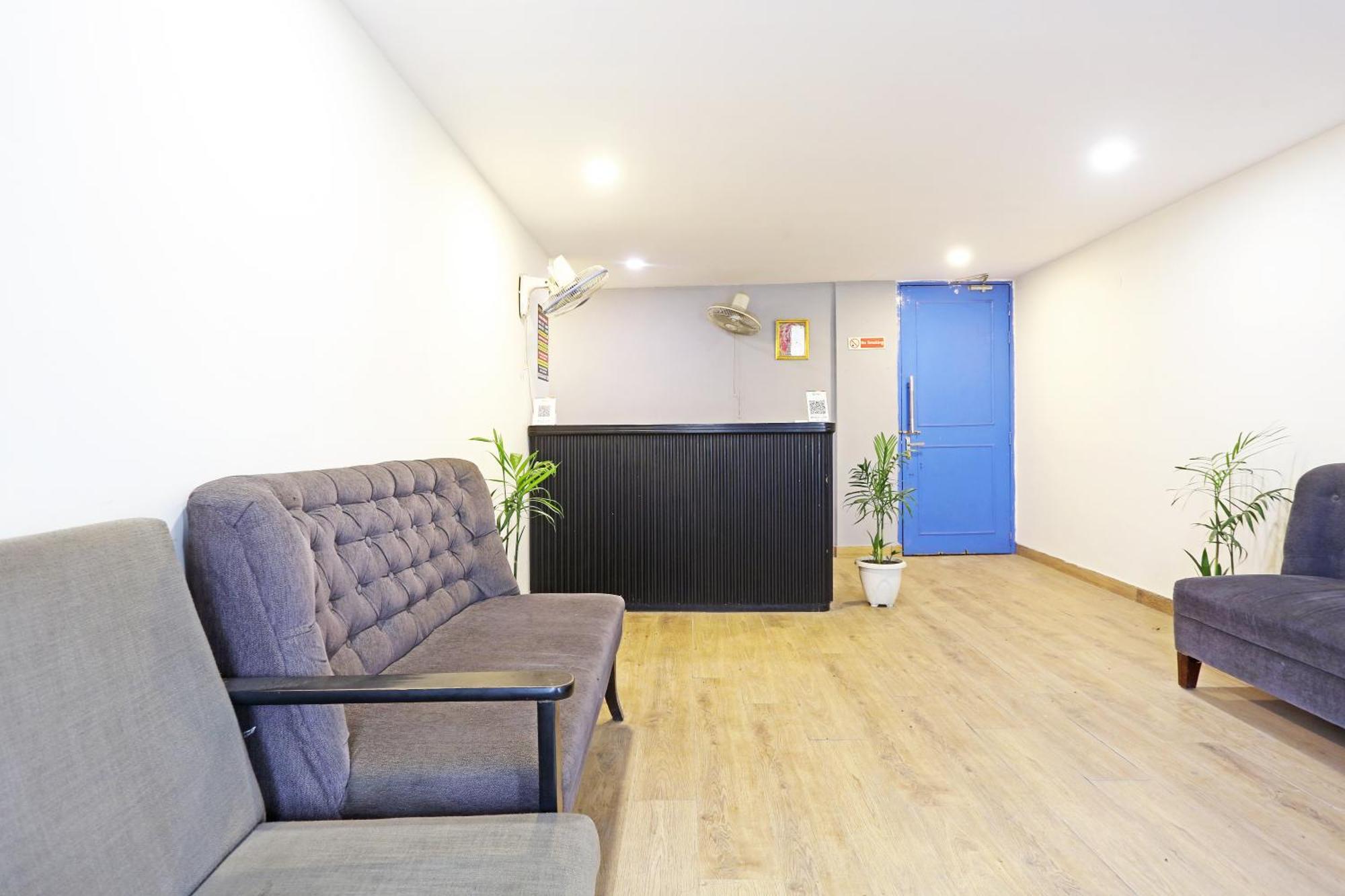 Hotel Twamev Residency Uttam Nagar Couple Friendly デリー エクステリア 写真